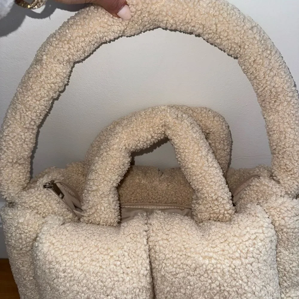 GOOD AMERICAN Sherpa Travel Bag
